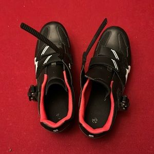 Peloton Shoes Size 42 (Men’s 9/Womens 11)